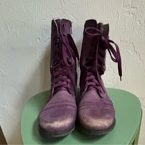Steve Madden distressed leather purple Moto boots, size 7.5